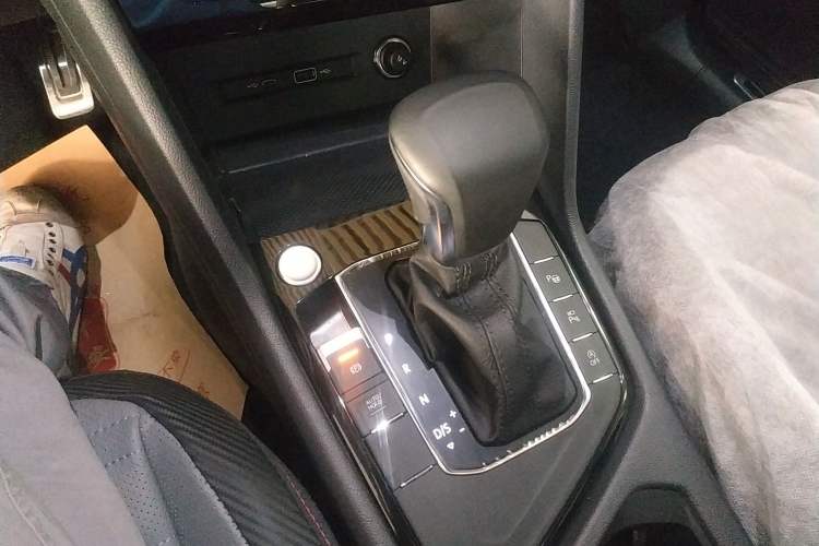 Used Volkswagen Tiguan X 2022 330TSI Two-Wheel-Drive Flagship Edition Gear Lever