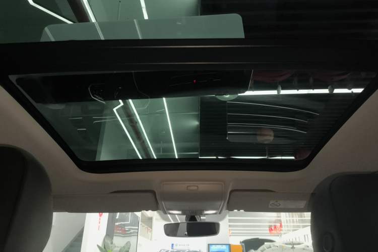 Used Volkswagen Tiguan X 2022 330TSI Two-Wheel-Drive Flagship Edition Headliner