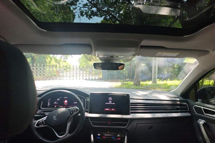Used Volkswagen Tiguan X 2022 330TSI Two-Wheel-Drive Prestige Flagship Edition Headliner
