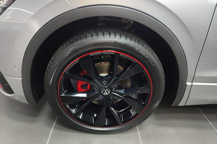 Used Volkswagen Tiguan X 2022 330TSI Two-Wheel-Drive Prestige Flagship Edition Left Front Wheel Hub