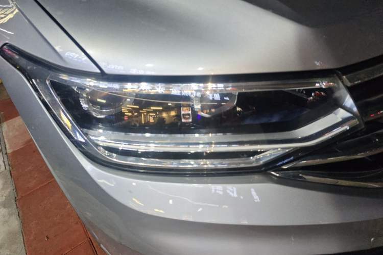Used Volkswagen Tiguan X 2022 330TSI Two-Wheel-Drive Flagship Edition Right Front Headlight