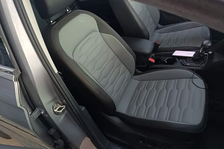 Used Volkswagen Tiguan X 2022 330TSI Two-Wheel Drive Enjoyment Version Right Front Seat