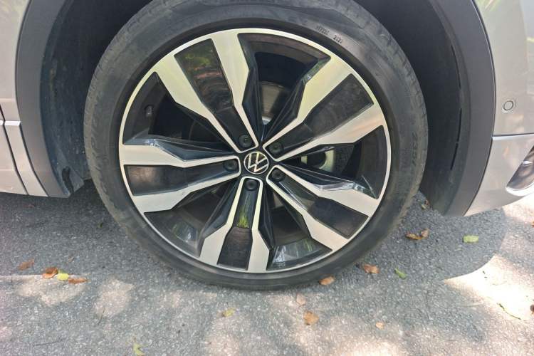 Used Volkswagen Tiguan X 2022 330TSI Two-Wheel-Drive Prestige Flagship Edition Right Front Wheel Hub