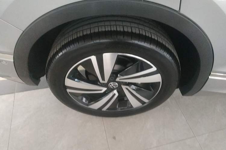 Used Volkswagen Tiguan X 2022 330TSI Two-Wheel-Drive Flagship Edition Right Rear Wheel Hub