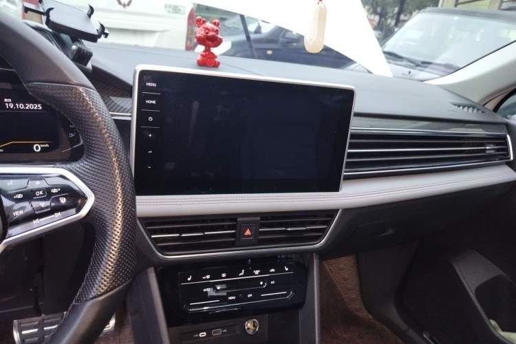 Used Volkswagen Tiguan X 2022 330TSI Two-Wheel-Drive Flagship Edition Audio And AC Panel