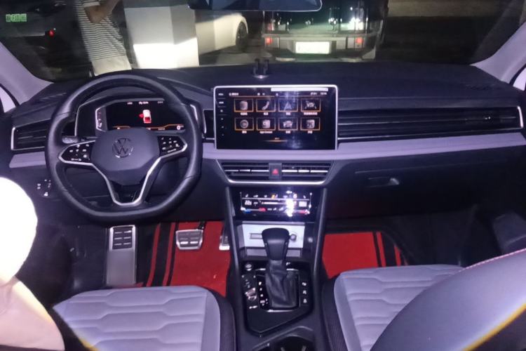 Used Volkswagen Tiguan X 2022 330TSI Two-Wheel-Drive Flagship Edition Center Console