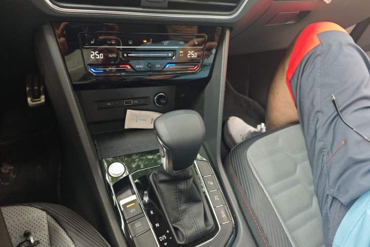 Used Volkswagen Tiguan X 2022 330TSI Two-Wheel-Drive Flagship Edition Gear Lever