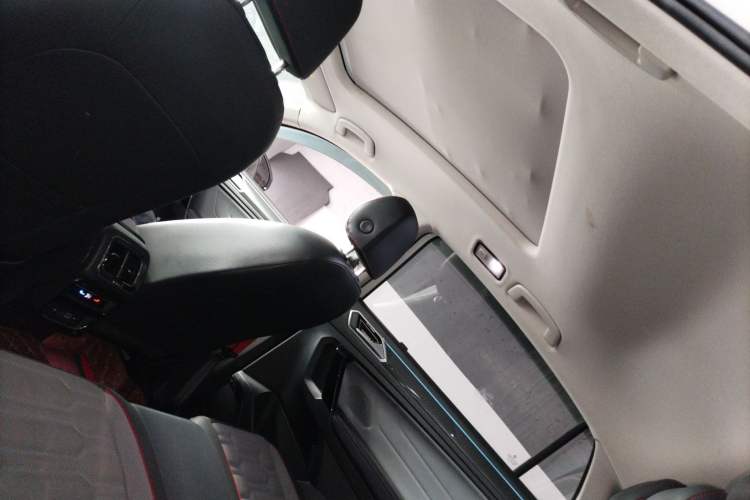 Used Volkswagen Tiguan X 2022 330TSI Two-Wheel-Drive Prestige Flagship Edition Headliner