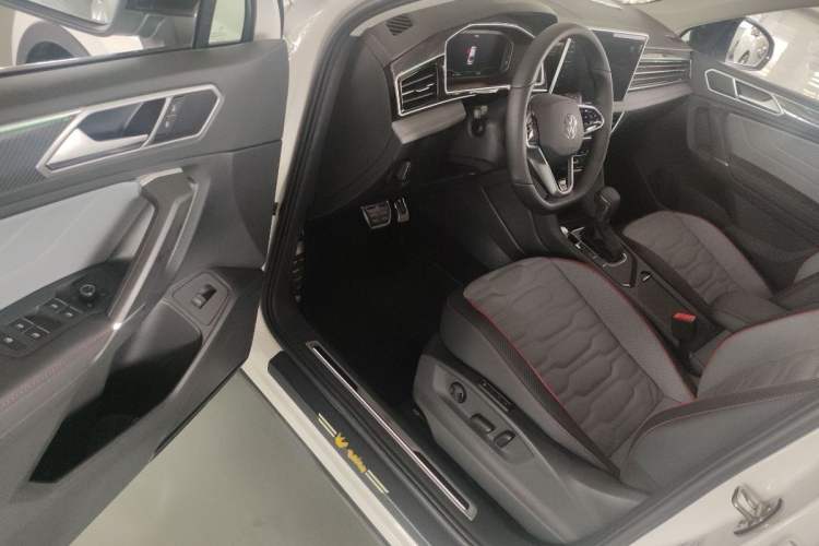 Used Volkswagen Tiguan X 2022 330TSI Two-Wheel-Drive Prestige Flagship Edition Interior 2