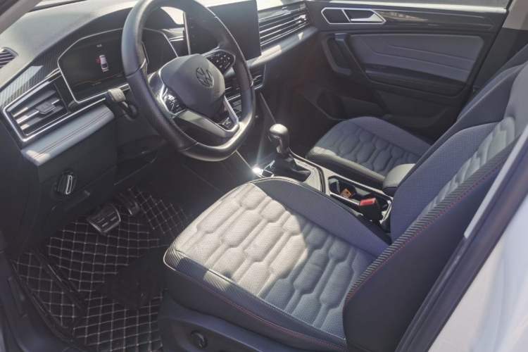 Used Volkswagen Tiguan X 2022 330TSI Two-Wheel-Drive Flagship Edition Interior 2