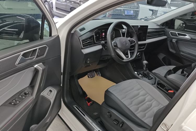 Used Volkswagen Tiguan X 2022 330TSI Two-Wheel-Drive Flagship Edition Interior 3