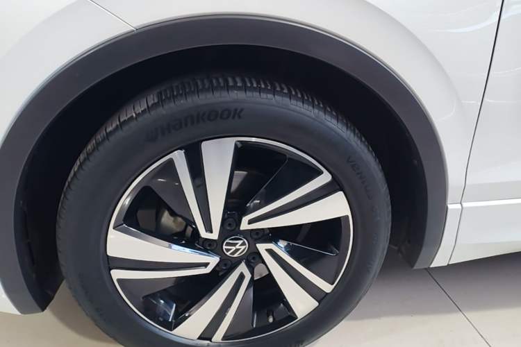 Used Volkswagen Tiguan X 2022 330TSI Two-Wheel-Drive Flagship Edition Left Front Wheel Hub