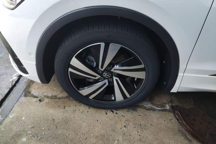 Used Volkswagen Tiguan X 2022 330TSI Two-Wheel-Drive Flagship Edition Left Front Wheel Hub