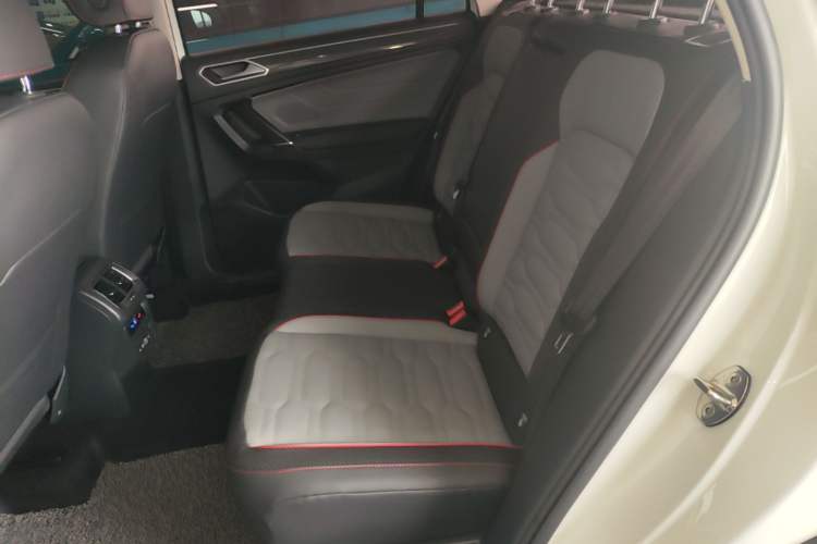 Used Volkswagen Tiguan X 2022 330TSI Two-Wheel-Drive Prestige Flagship Edition Left Rear Seat