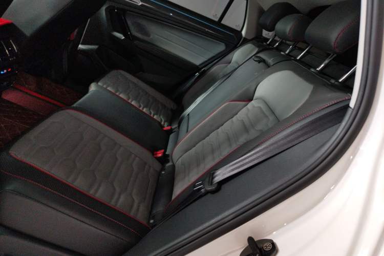 Used Volkswagen Tiguan X 2022 330TSI Two-Wheel-Drive Prestige Flagship Edition Left Rear Seat