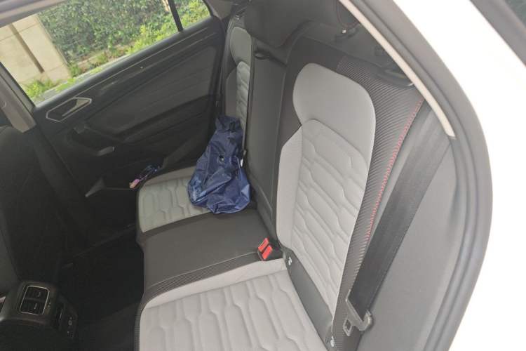Used Volkswagen Tiguan X 2022 330TSI Two-Wheel-Drive Flagship Edition Left Rear Seat