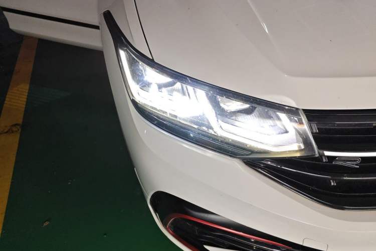 Used Volkswagen Tiguan X 2022 330TSI Two-Wheel-Drive Prestige Flagship Edition Right Front Headlight