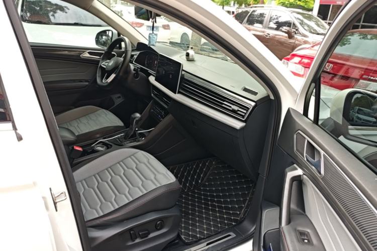 Used Volkswagen Tiguan X 2022 330TSI Two-Wheel Drive Enjoyment Version Right Front Seat