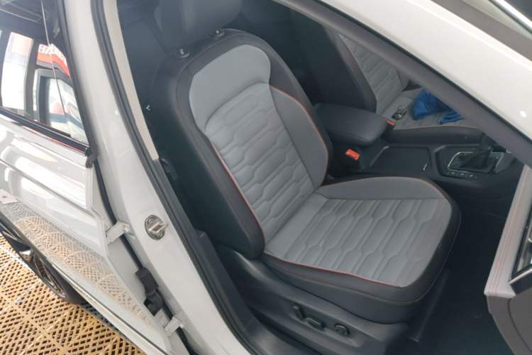 Used Volkswagen Tiguan X 2022 330TSI Two-Wheel-Drive Prestige Flagship Edition Right Front Seat