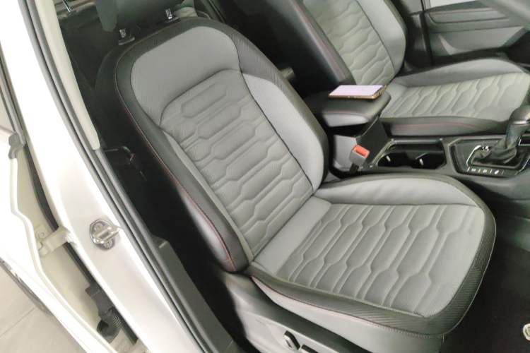 Used Volkswagen Tiguan X 2022 330TSI Two-Wheel-Drive Flagship Edition Right Front Seat
