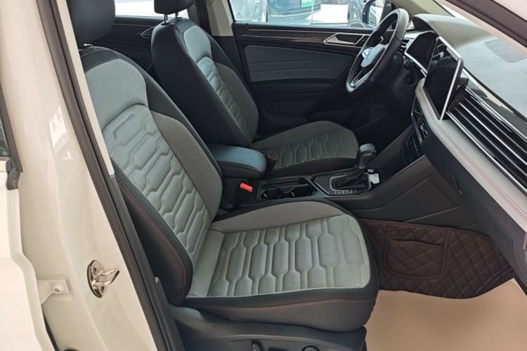 Used Volkswagen Tiguan X 2022 330TSI Two-Wheel-Drive Flagship Edition Right Front Seat