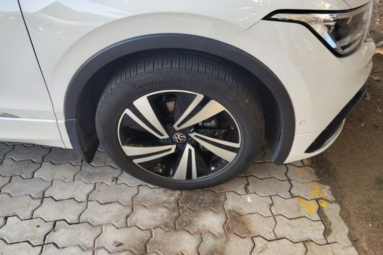 Used Volkswagen Tiguan X 2022 330TSI Two-Wheel-Drive Flagship Edition Right Front Wheel Hub