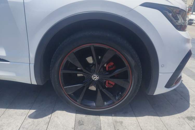 Used Volkswagen Tiguan X 2022 380TSI Four-Wheel Drive Prestige Flagship Edition Right Front Wheel Hub