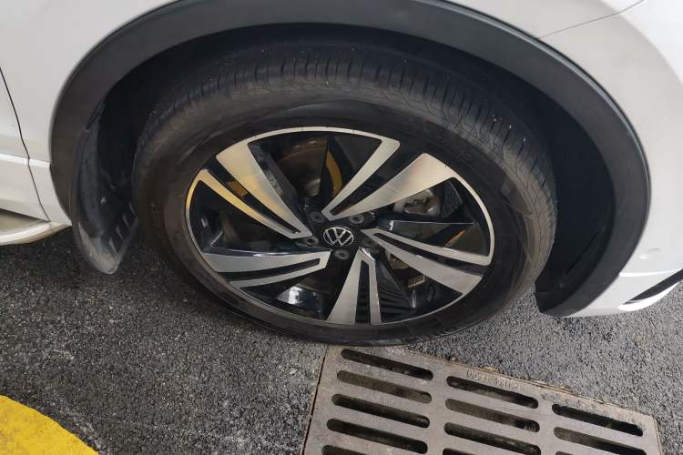 Used Volkswagen Tiguan X 2022 330TSI Two-Wheel-Drive Flagship Edition Right Front Wheel Hub