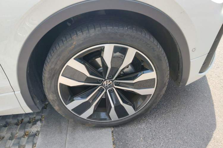 Used Volkswagen Tiguan X 2022 330TSI Two-Wheel-Drive Prestige Flagship Edition Right Front Wheel Hub