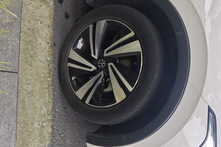 Used Volkswagen Tiguan X 2022 330TSI Two-Wheel-Drive Flagship Edition Right Front Wheel Hub