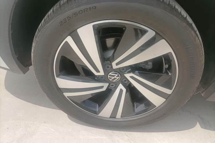 Used Volkswagen Tiguan X 2022 330TSI Two-Wheel-Drive Flagship Edition Right Rear Wheel Hub