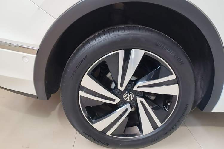 Used Volkswagen Tiguan X 2022 330TSI Two-Wheel-Drive Flagship Edition Right Rear Wheel Hub