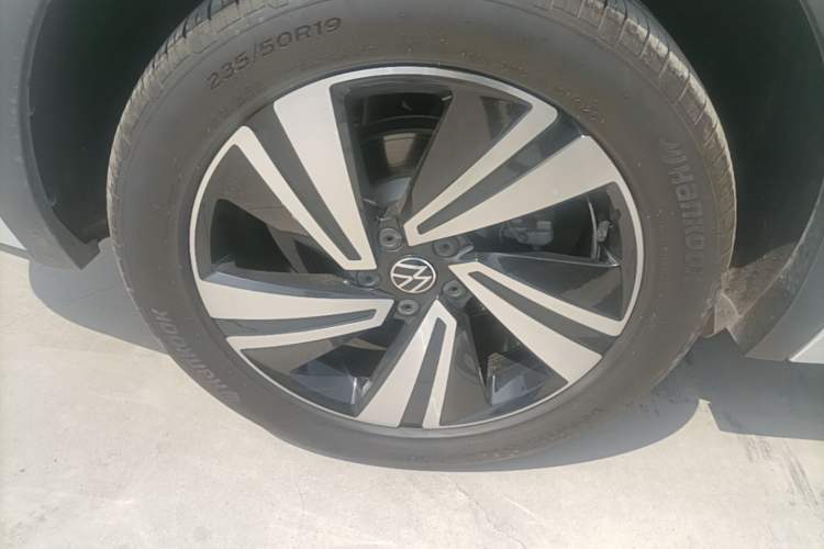Used Volkswagen Tiguan X 2022 330TSI Two-Wheel-Drive Flagship Edition Right Rear Wheel Hub