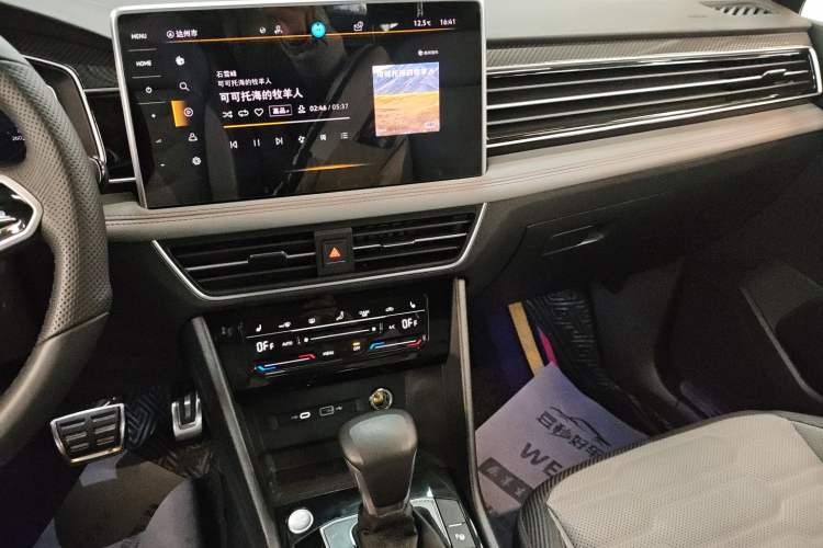 Used Volkswagen Tiguan X 2023 Revised Version 330TSI Two-Wheel-Drive Flagship Edition Audio And AC Panel