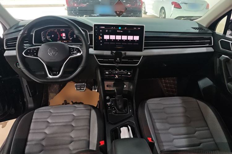 Used Volkswagen Tiguan X 2023 Revised Version 330TSI Two-Wheel Drive Enjoyment Edition Center Console