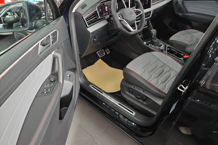 Used Volkswagen Tiguan X 2023 380TSI Four-Wheel Drive Prestige Flagship Edition Driver Seat