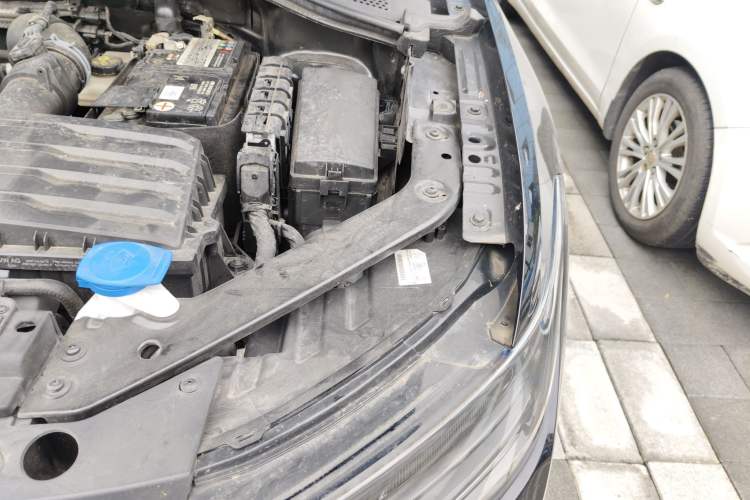 Used Volkswagen Tiguan X 2023 Revised Version 330TSI Two-Wheel-Drive Flagship Edition Engine Bay Left