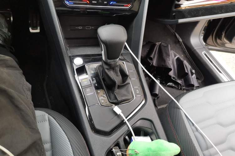 Used Volkswagen Tiguan X 2023 Revised Version 330TSI Two-Wheel Drive Enjoyment Edition Gear Lever