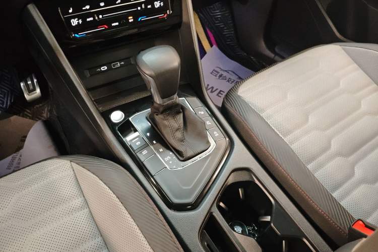 Used Volkswagen Tiguan X 2023 Revised Version 330TSI Two-Wheel-Drive Flagship Edition Gear Lever