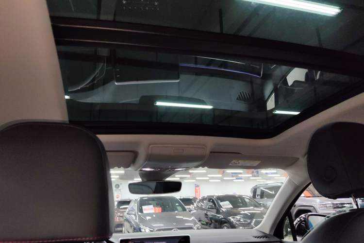 Used Volkswagen Tiguan X 2023 330TSI Two-Wheel-Drive Prestige Flagship Edition Headliner