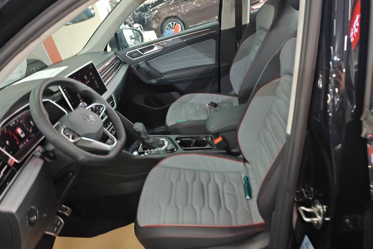Used Volkswagen Tiguan X 2023 380TSI Four-Wheel Drive Prestige Flagship Edition Left Front Seat