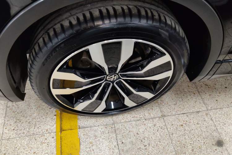 Used Volkswagen Tiguan X 2023 330TSI Two-Wheel-Drive Prestige Flagship Edition Left Front Wheel Hub