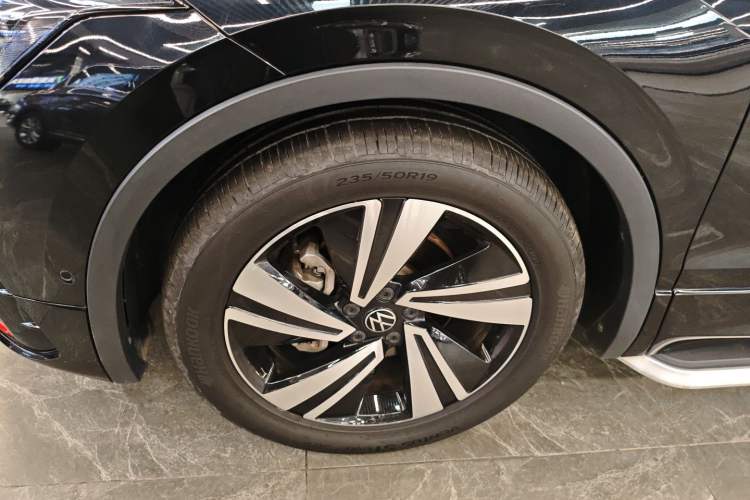 Used Volkswagen Tiguan X 2023 Revised Version 330TSI Two-Wheel-Drive Flagship Edition Left Front Wheel Hub