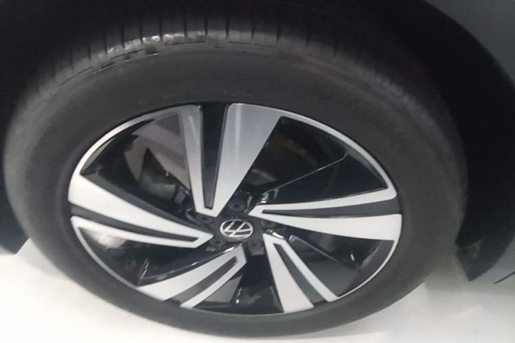 Used Volkswagen Tiguan X 2023 330TSI Two-Wheel-Drive Flagship Edition Left Front Wheel Hub