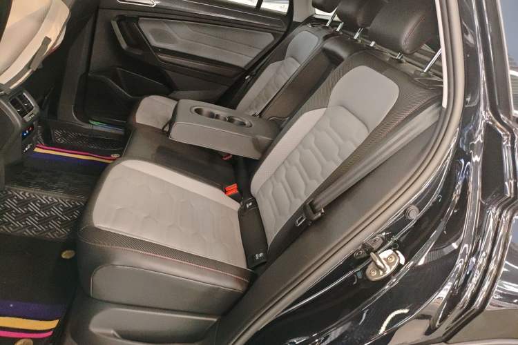 Used Volkswagen Tiguan X 2023 Revised Version 330TSI Two-Wheel-Drive Flagship Edition Left Rear Seat