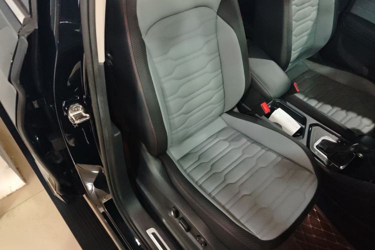 Used Volkswagen Tiguan X 2023 Revised Version 330TSI Two-Wheel Drive Enjoyment Edition Right Front Seat