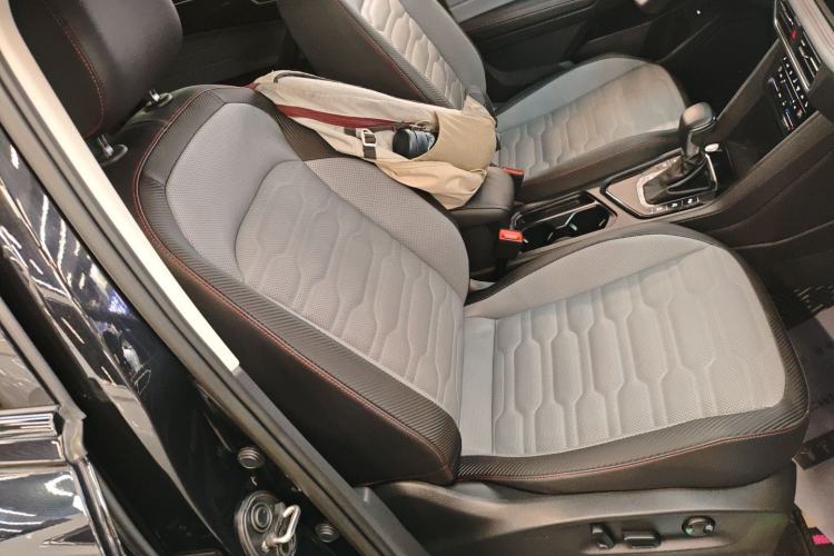 Used Volkswagen Tiguan X 2023 Revised Version 330TSI Two-Wheel-Drive Flagship Edition Right Front Seat
