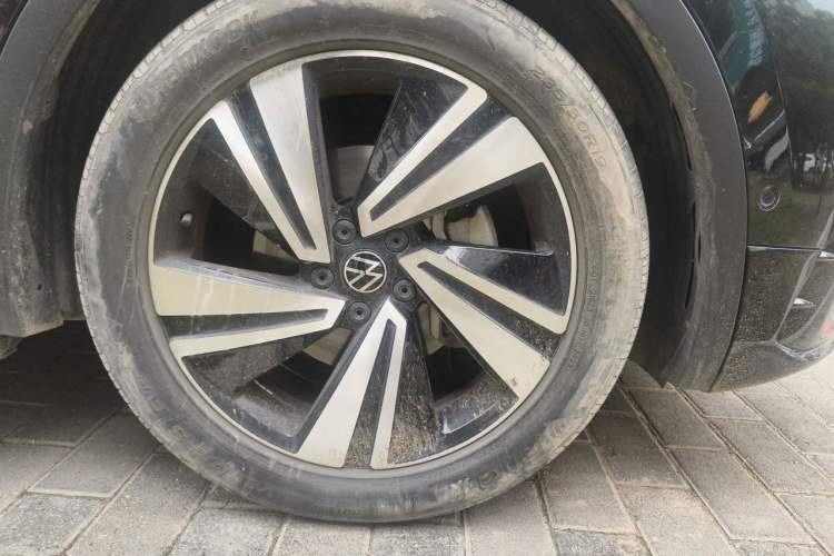 Used Volkswagen Tiguan X 2023 Revised Version 330TSI Two-Wheel-Drive Flagship Edition Right Front Wheel Hub