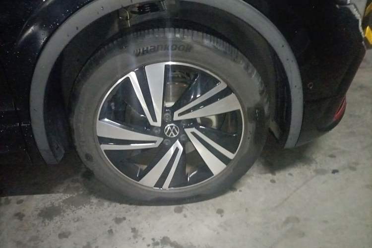 Used Volkswagen Tiguan X 2023 330TSI Two-Wheel-Drive Flagship Edition Right Front Wheel Hub