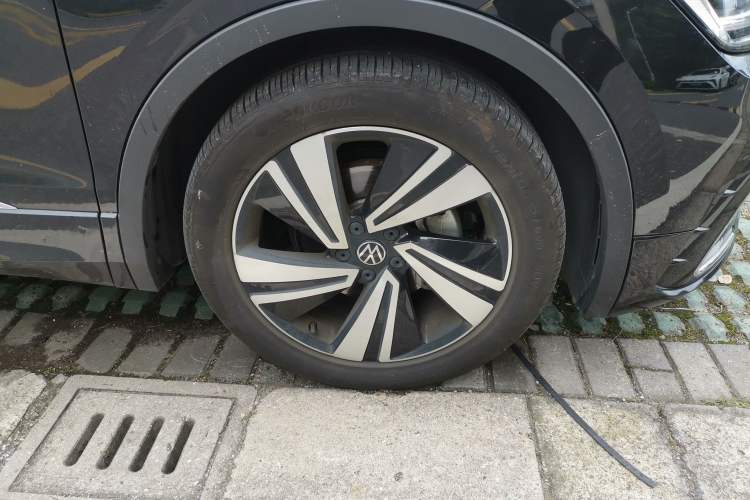 Used Volkswagen Tiguan X 2023 Revised Version 330TSI Two-Wheel Drive Enjoyment Edition Right Front Wheel Hub